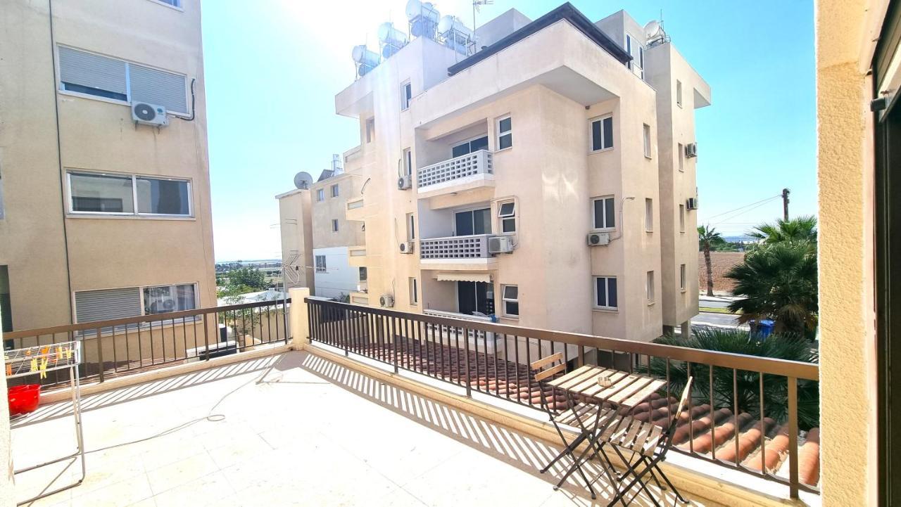 Cozy Beach Apt, Near Airport With 100Mbit Internet Ларнака Екстер'єр фото