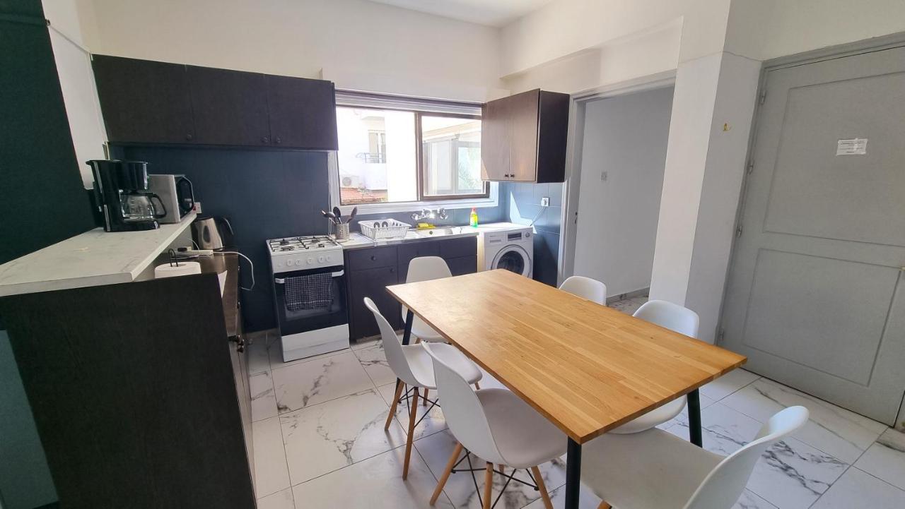 Cozy Beach Apt, Near Airport With 100Mbit Internet Ларнака Екстер'єр фото